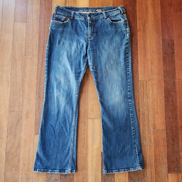 Canyon River Blues Embroidered Flap-Over Pocket Boot Cut Jeans Size 14 - Picture 4 of 14